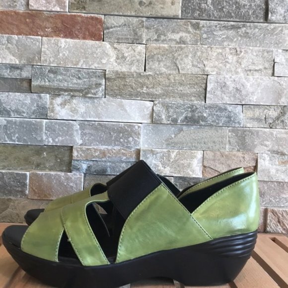 Everybody Women's Angela Sandals - Picture 4 of 6